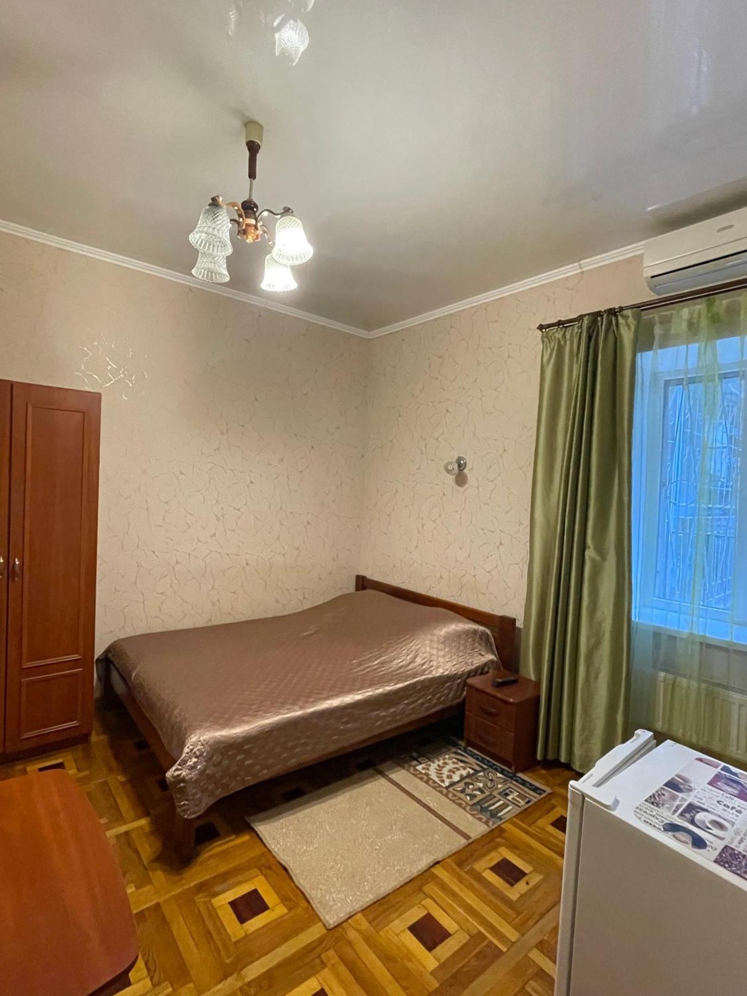 Затишні Номери В Самому Центрі Одеси Odesa Exterior photo